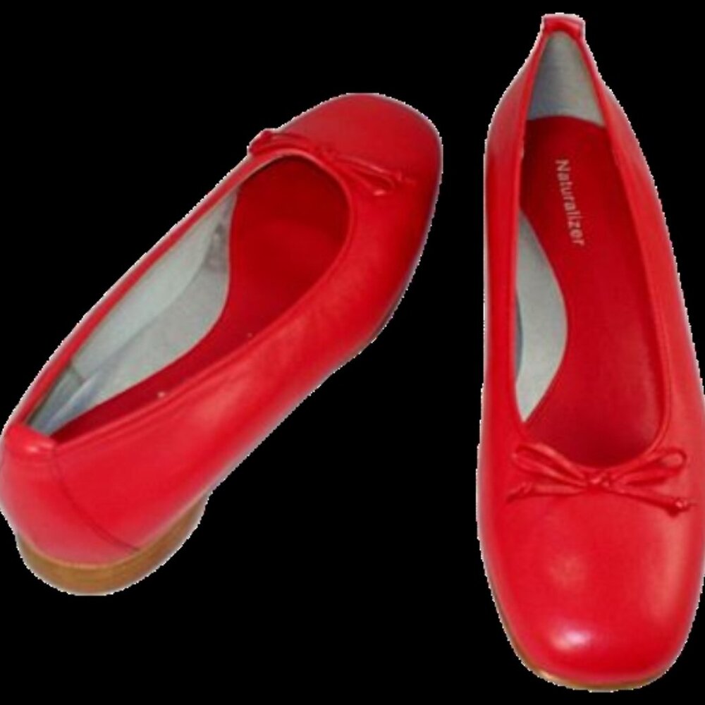 Women’s Naturalizer Comfort Loafers – Classic Slip-On Style - Retail $69